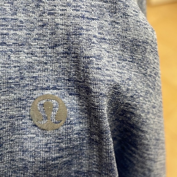Lululemon Men’s Metal Vent Blue Short Sleeve Shirt—Like New Condition—Large - Picture 7 of 7
